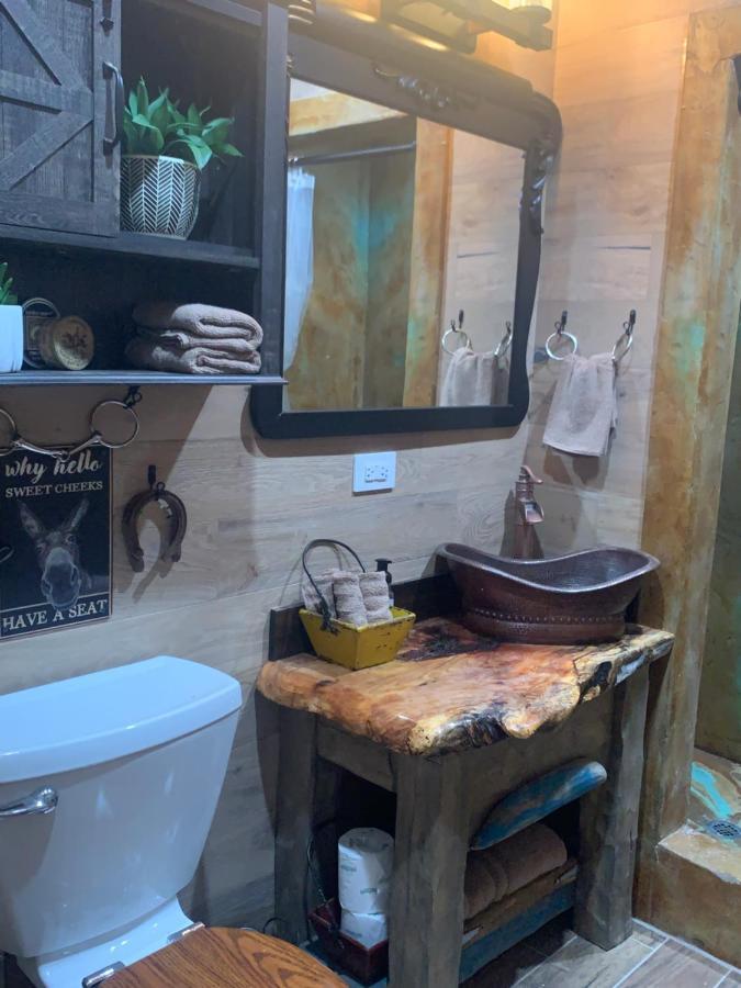 Bed and Breakfast Fox Pass Cabins Хот-Спрингс Экстерьер фото