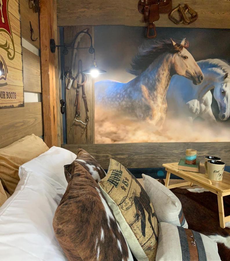 Bed and Breakfast Fox Pass Cabins Хот-Спрингс Экстерьер фото