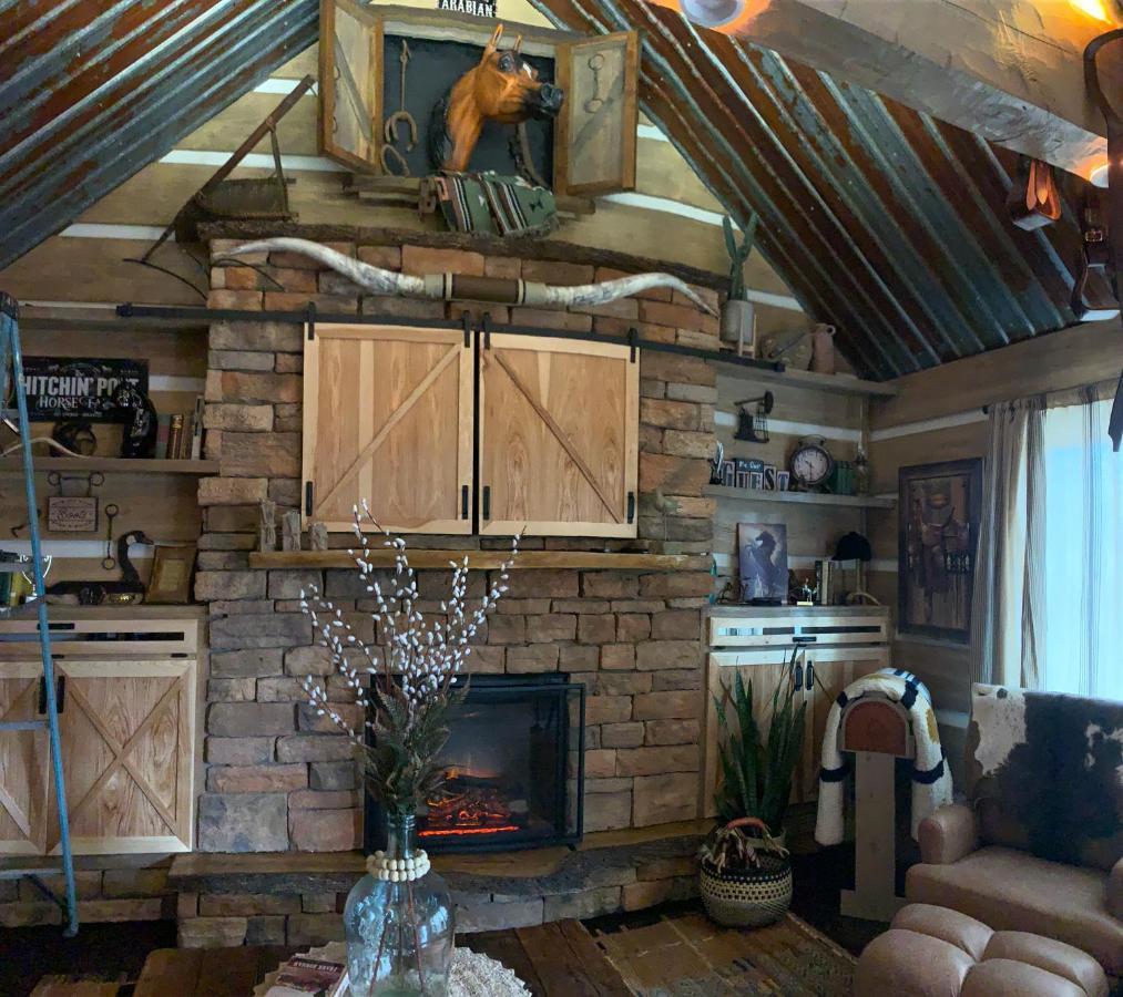 Bed and Breakfast Fox Pass Cabins Хот-Спрингс Экстерьер фото