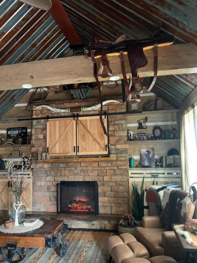 Bed and Breakfast Fox Pass Cabins Хот-Спрингс Экстерьер фото